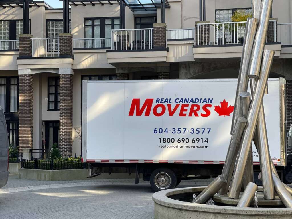 Real Canadian Movers