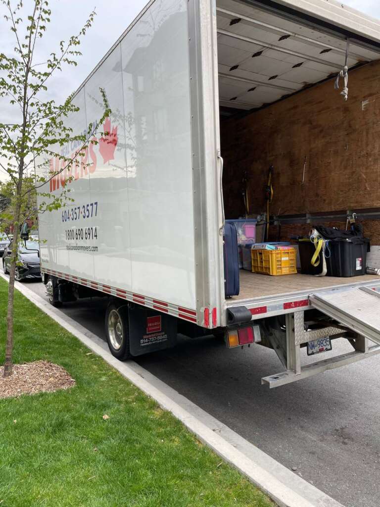 Real Canadian Movers vehicle